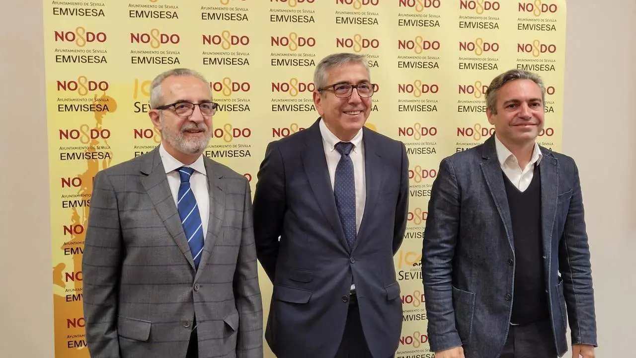 Juan Manuel Flores, Jos&eacute; Carlos Garc&iacute;a de Quevedo y Felipe Castro.  - Ayto