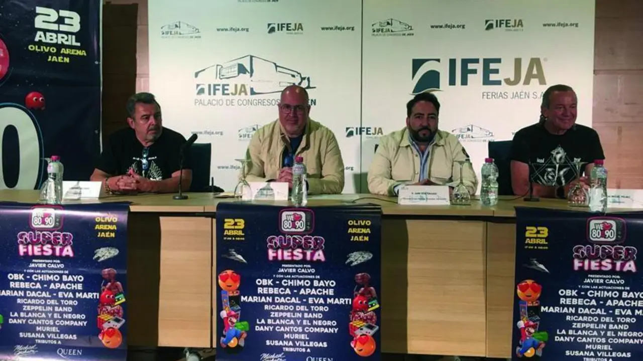 Promotores, organizadores y m&uacute;sicos en la presentaci&oacute;n de 'We Love 80&90 - Fiesta&rsquo;.   - Viva Ja&eacute;n.