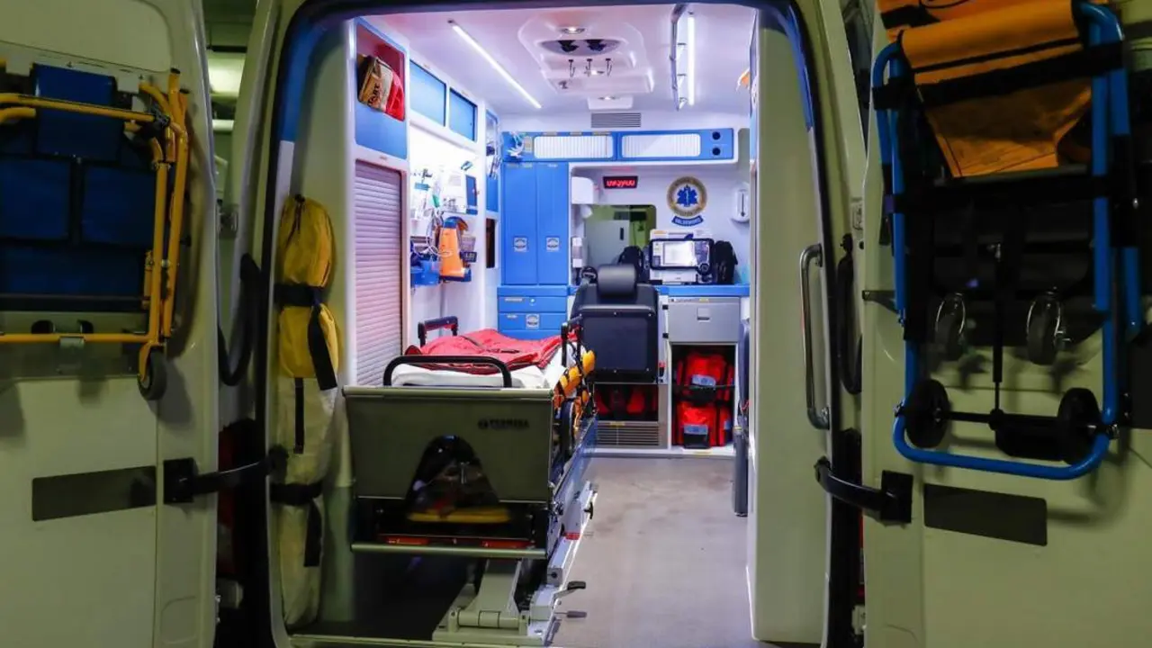 Interior de una ambulancia.  - &Oacute;SCAR J. BARROSO / EUROPA PRESS