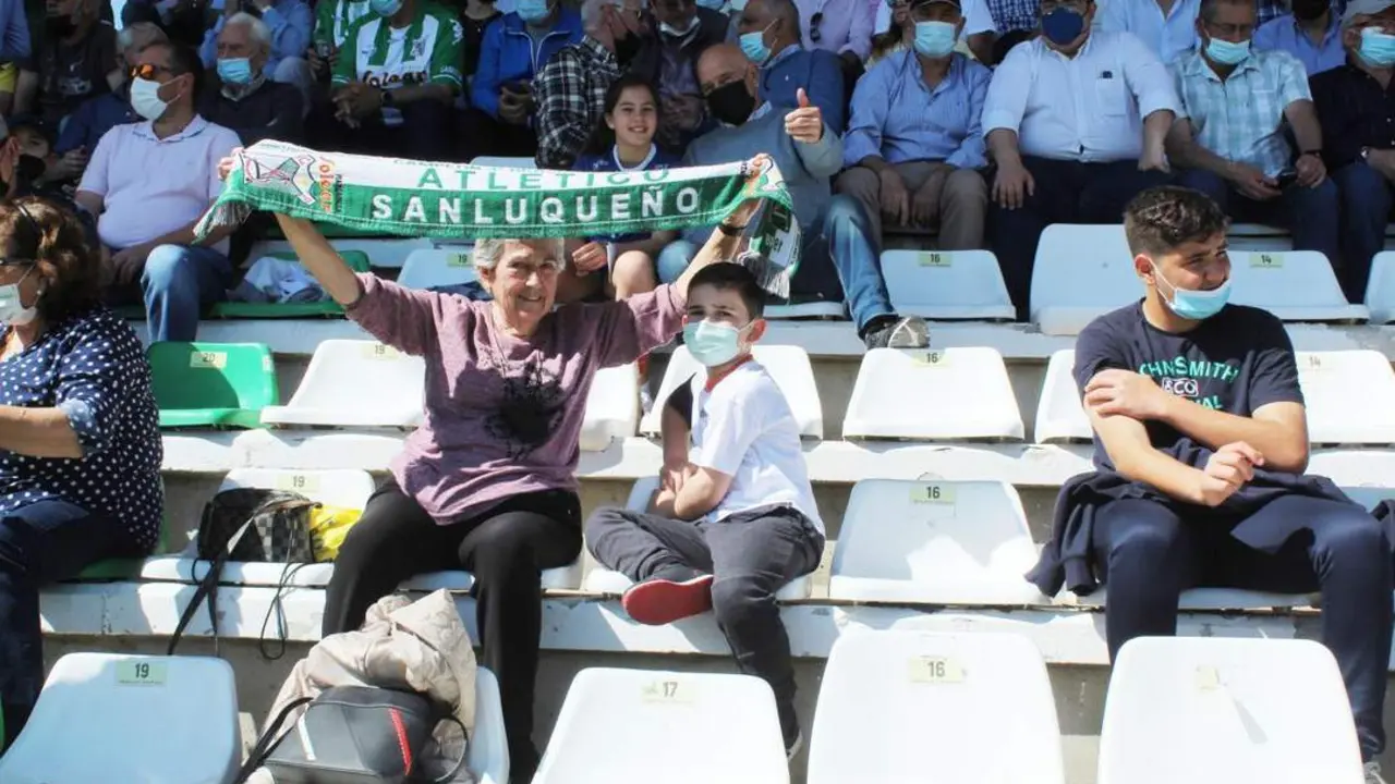 El club que dirige Miguel Gonz&aacute;lez quiere llenar El Palmar, no queda otra para luchar por permanencia - Ra&uacute;l J. Bustillos