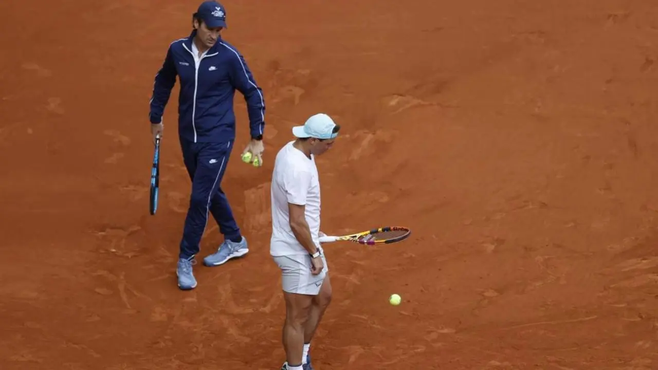 Entrenamiento de Rafa Nadal con Carlos Moy&aacute;. - EFE