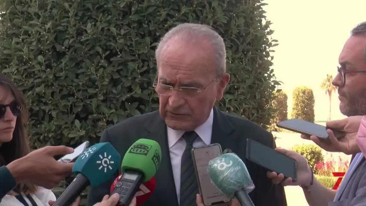 El alcalde de M&aacute;laga sugiere que Medel intenta "ganar tiempo" al no dimitir