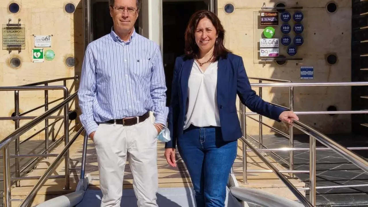 Manuel Ol&iacute;as y Rosa Giles. - VH