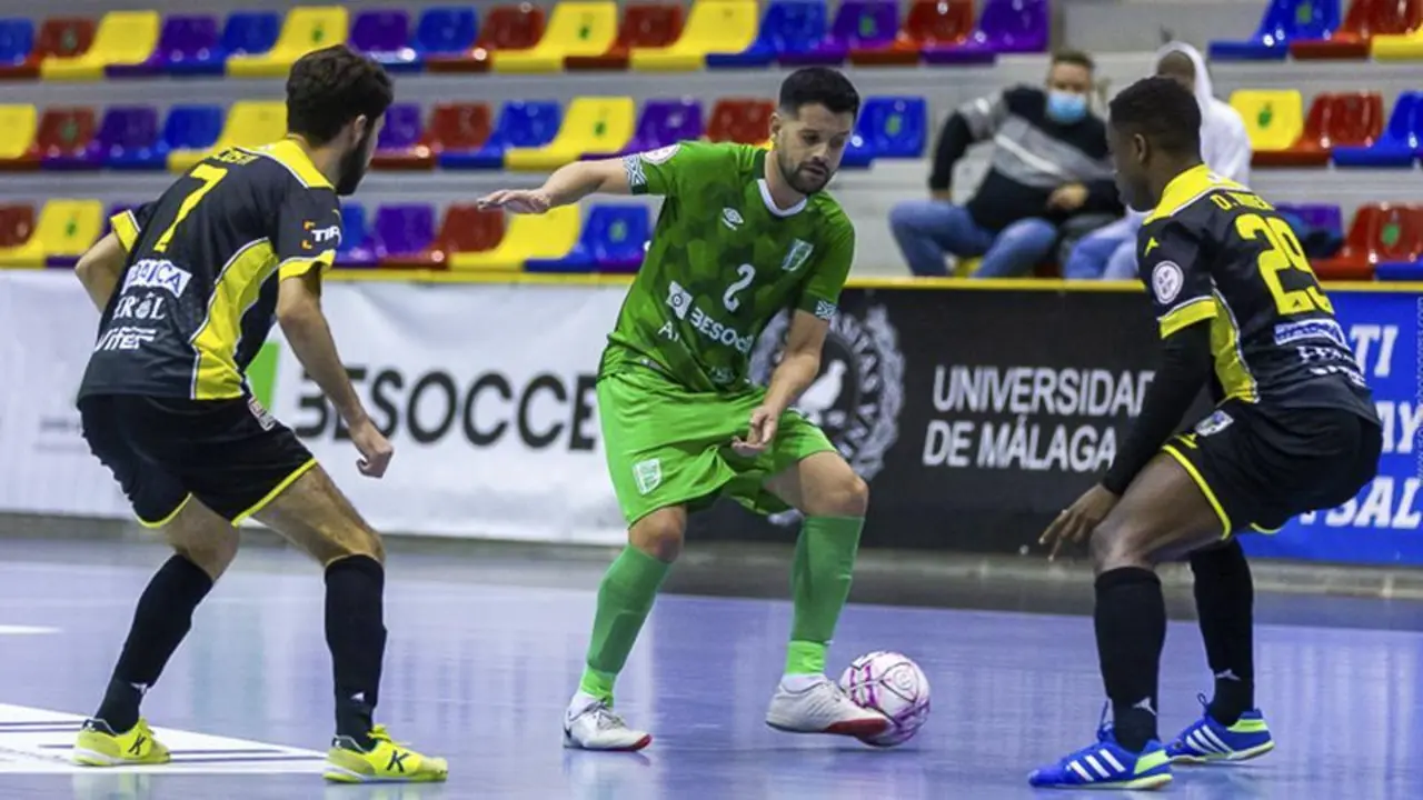 Burrito, el jugador de mayor experiencia del BeSoccer UMA Antequera, fue clave para llevarles a la Final Four. - CD UMA Antequera