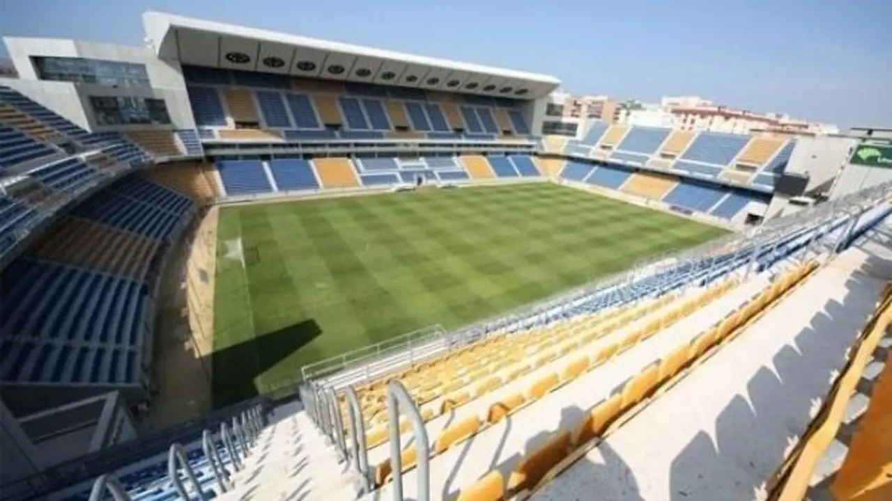 Estadio Nuevo Mirandilla, antiguo Carranza. VIVA
