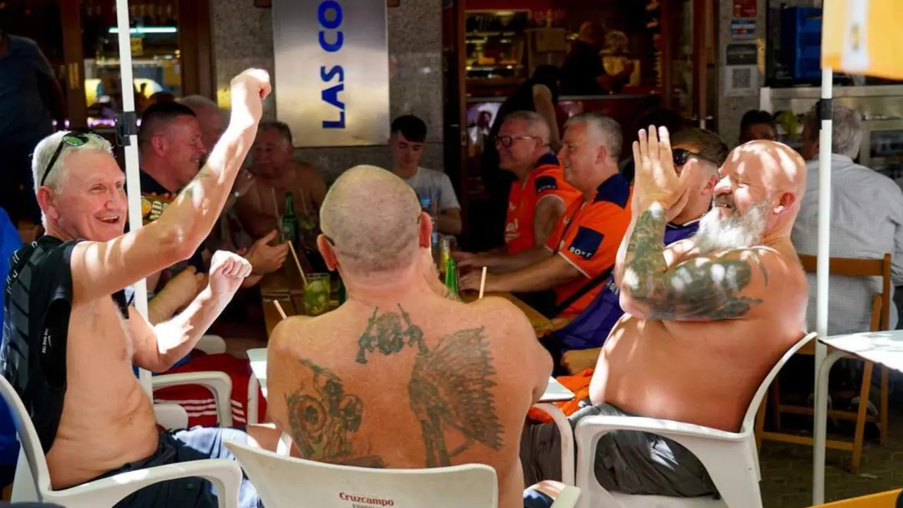 Aficionados del Glasgow Rangers en Sevilla. - EP