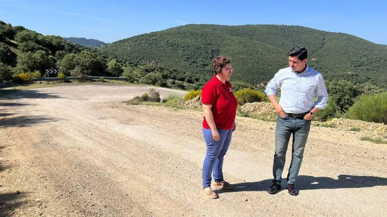 Visita del candidato Enrique Moreno, a la v&iacute;a de El Pared&oacute;n.  - 