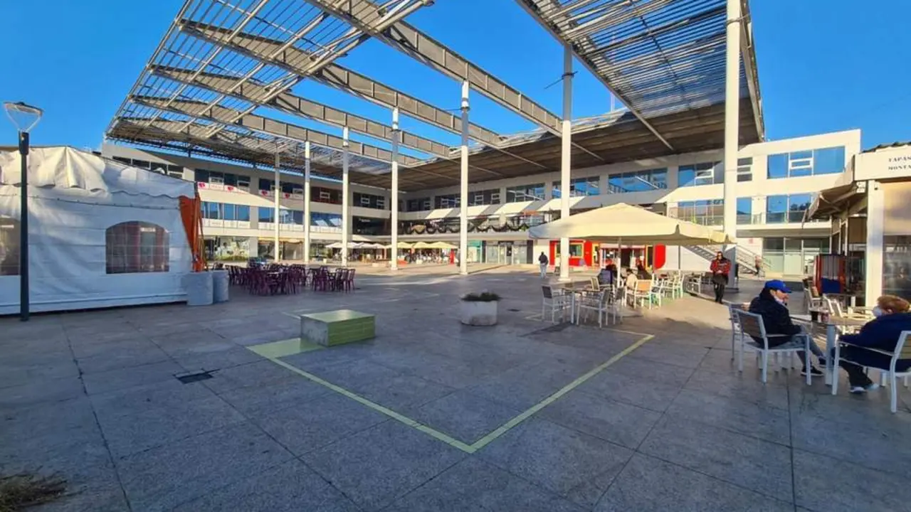 Plaza de Andaluc&iacute;a en Algeciras. - AI