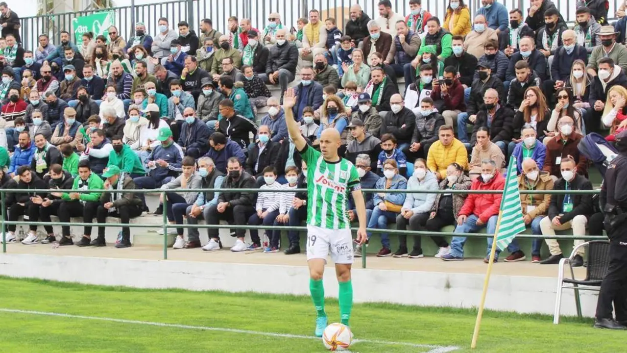 Toni, que es natural de &Eacute;cija, se gan&oacute; el aprecio de la afici&oacute;n del Atl&eacute;tico Sanluque&ntilde;o - Ra&uacute;l J. Bustillos