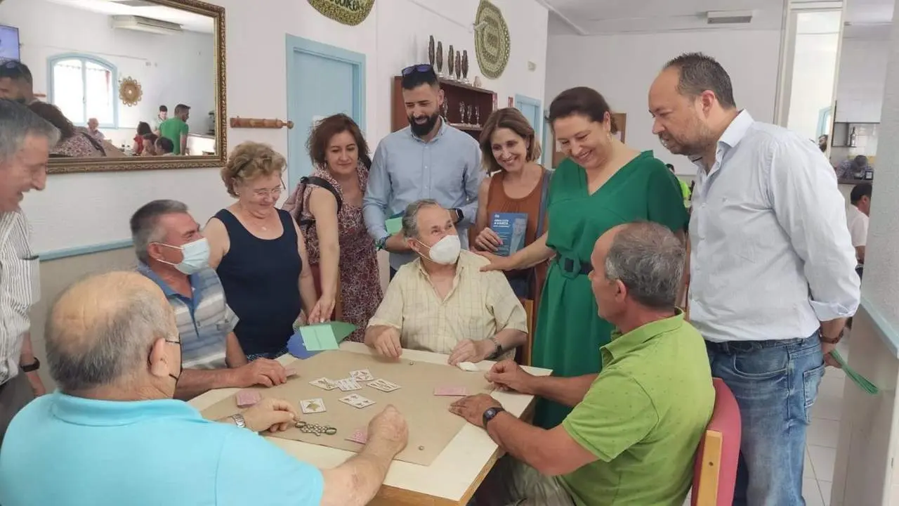 Los candidatos del Partido Popular de Almer&iacute;a, Carmen Crespo, Julia Ib&aacute;&ntilde;ez y Ram&oacute;n Herrera , en la Mojonera. - PP
