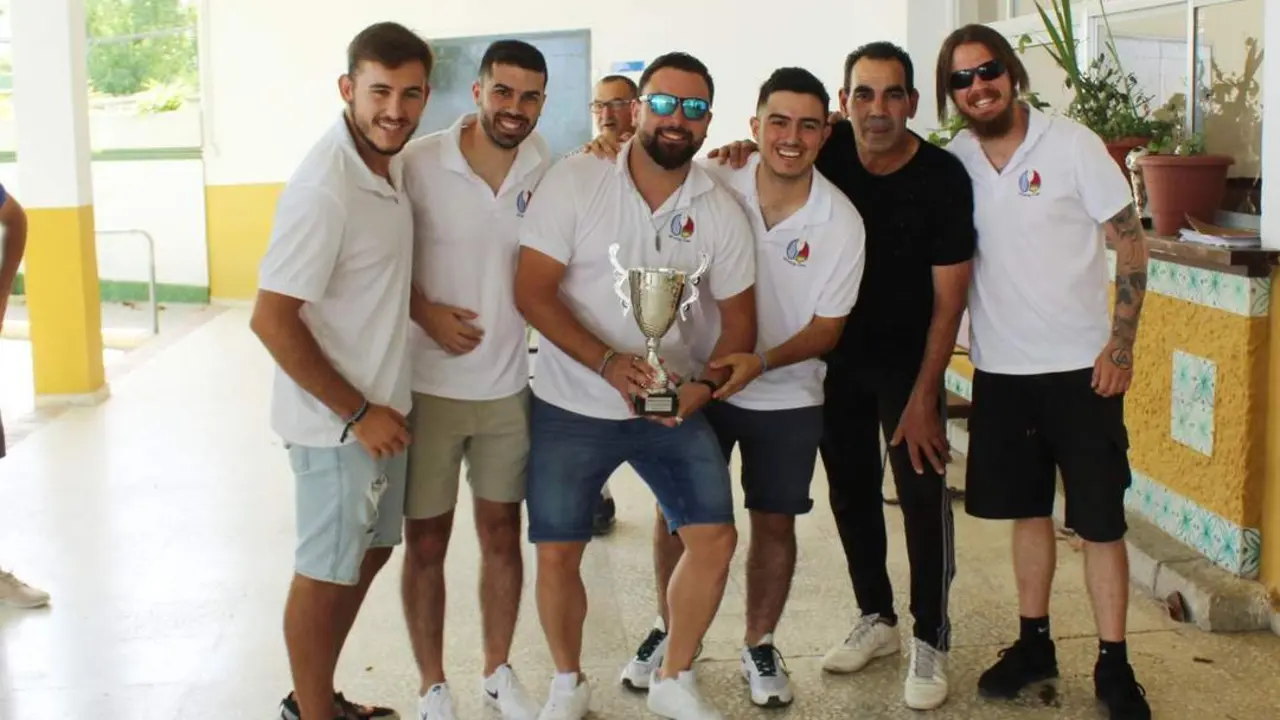El Drinking Team consigui&oacute; varios trofeos - Ra&uacute;l J. Bustillos