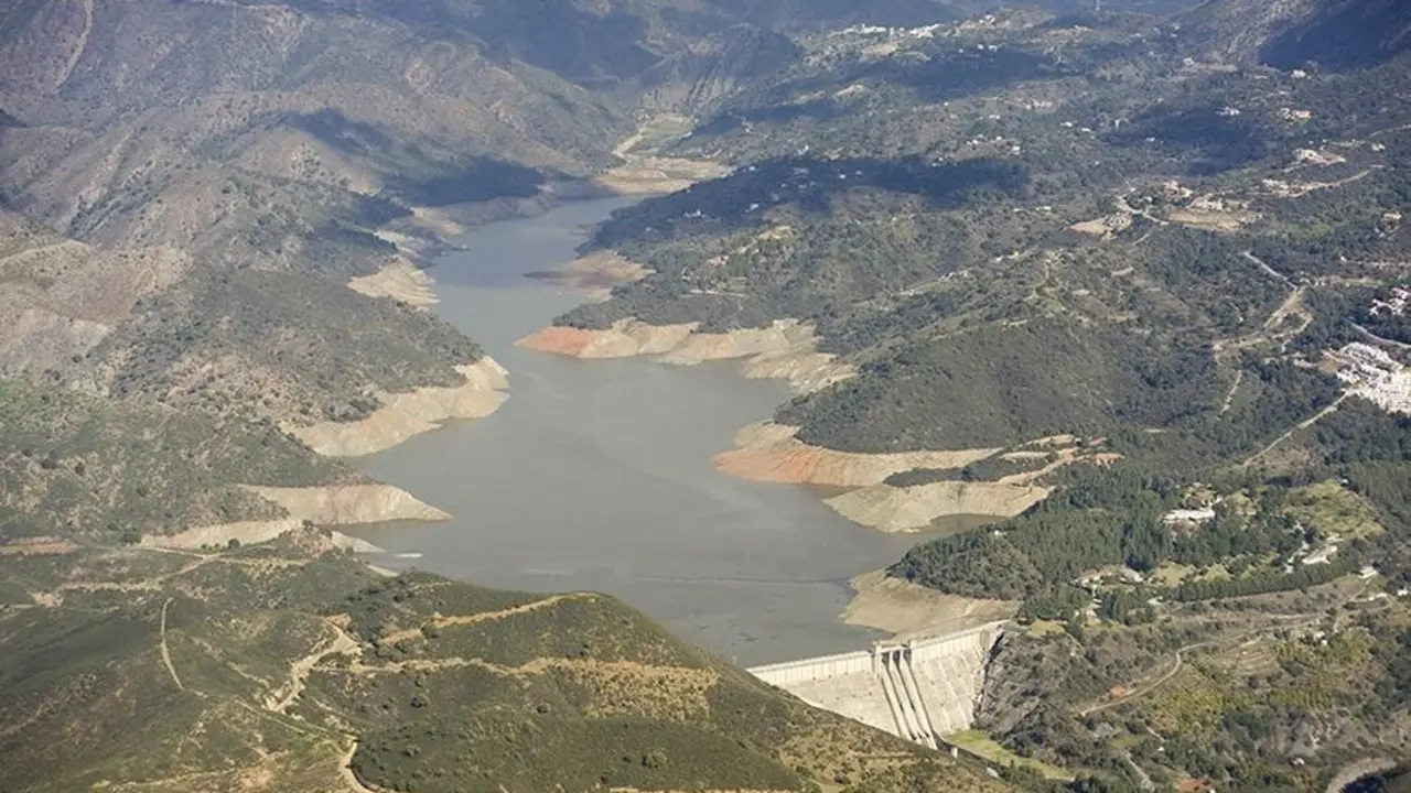 Embalse. - EP