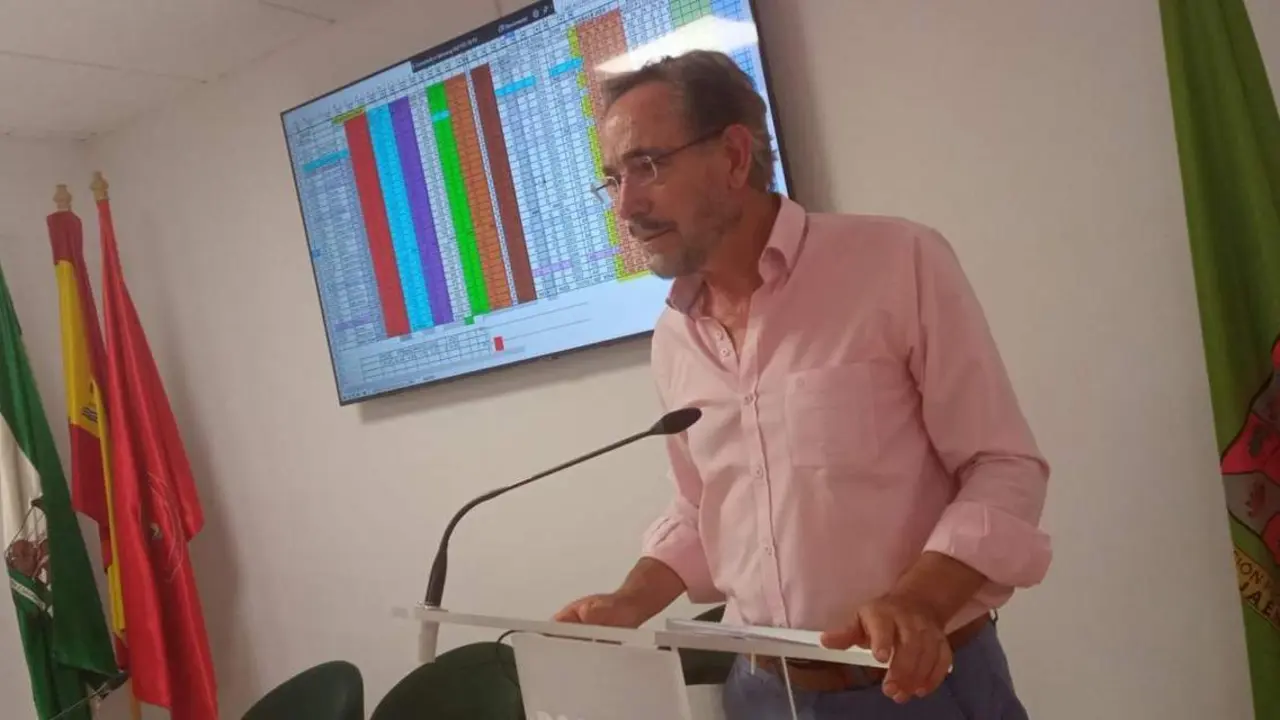 El secretario general de los socialistas alcala&iacute;nos, Felipe L&oacute;pez.  - 