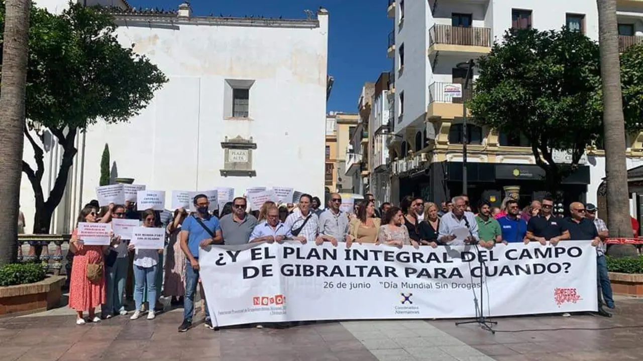 Concentraci&oacute;n contra las drogas en Algeciras. - Facebook / Alternativas