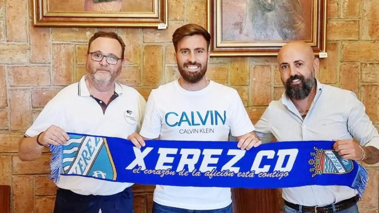 El Xerez CD presentando a Jos&eacute; Parada como nuevo jugador de la primera plantilla - XCD