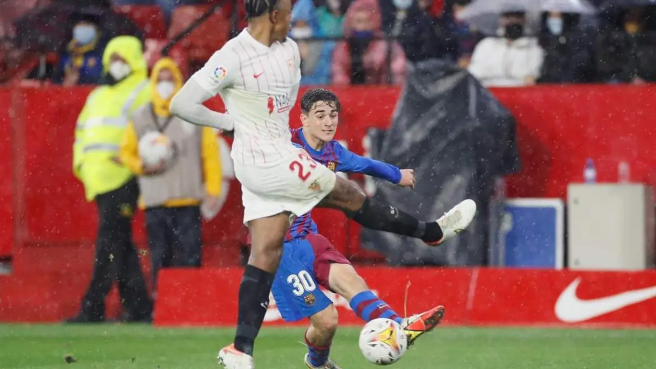 Jules Kound&eacute; durante el partido contra el Barcelona. - efe