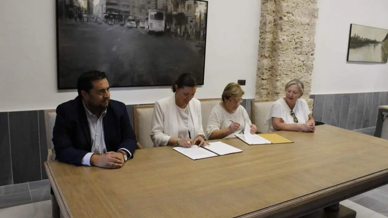 Firma del nuevo convenio. - 