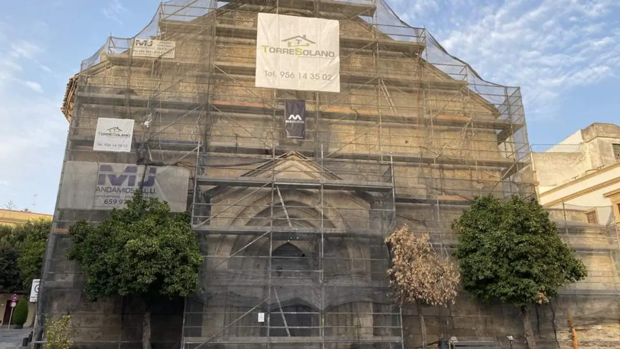 Fachada principal de San Dionisio.  - Cristo Garc&iacute;a