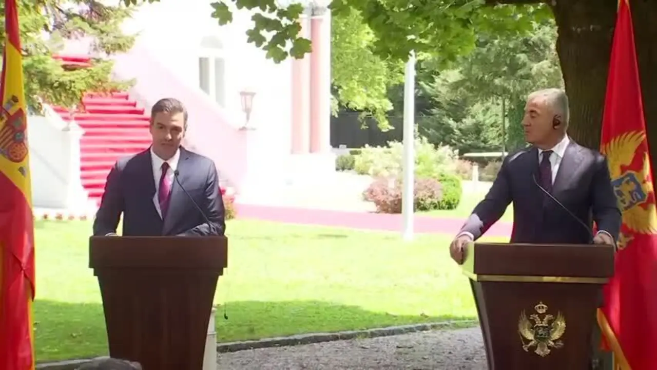 Pedro S&aacute;nchez anima a Montenegro a ser "un gran ejemplo" para la adhesi&oacute;n a la UE