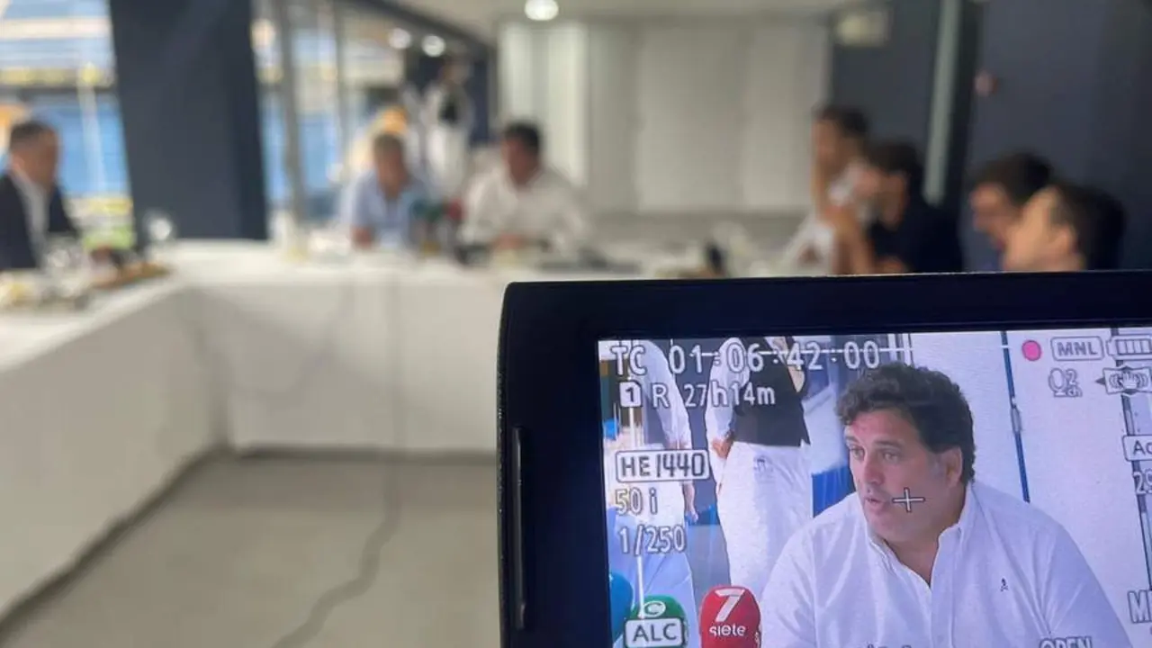 El vicepresidente del C&aacute;diz CF, Rafael Contreras, durante un desayuno informativo con los medios de comunicaci&oacute;n. - Luis G&oacute;mez