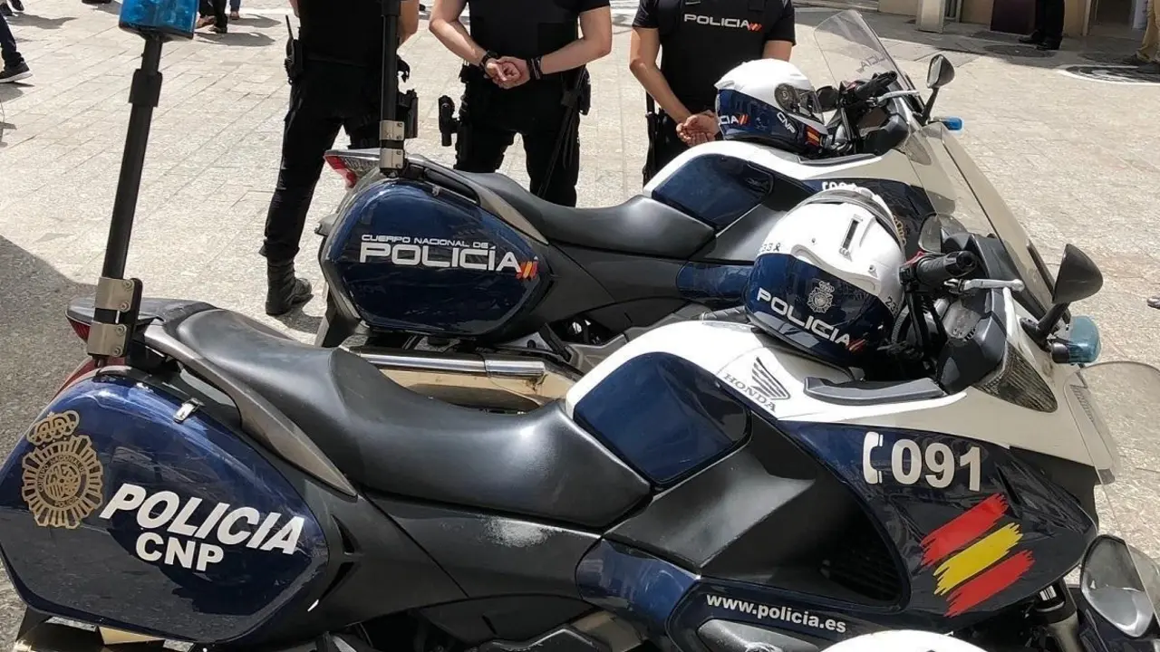 Polic&iacute;a Nacional - EP