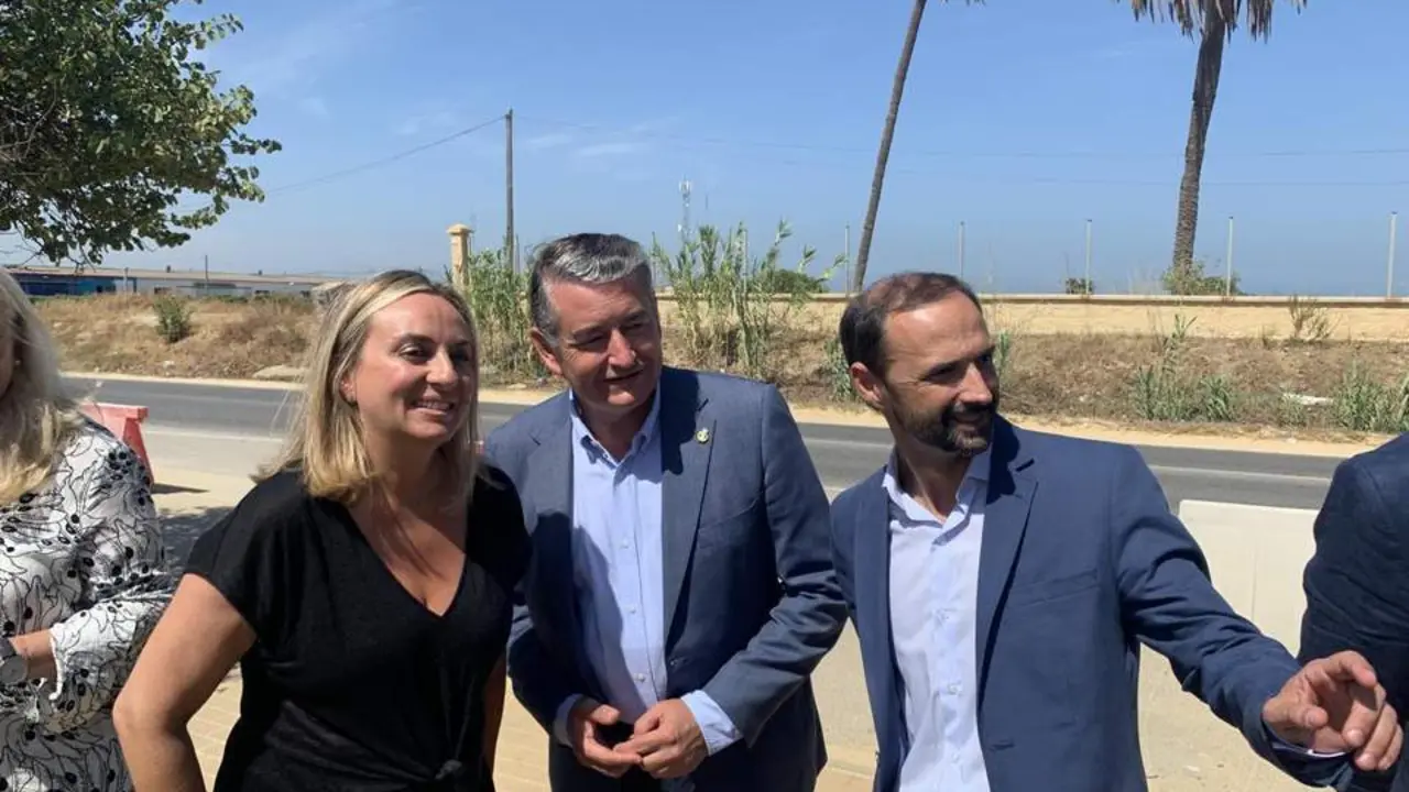 Marifr&aacute;n Carazo, Antonio Sanz y V&iacute;ctor Mora. - C. Cruz