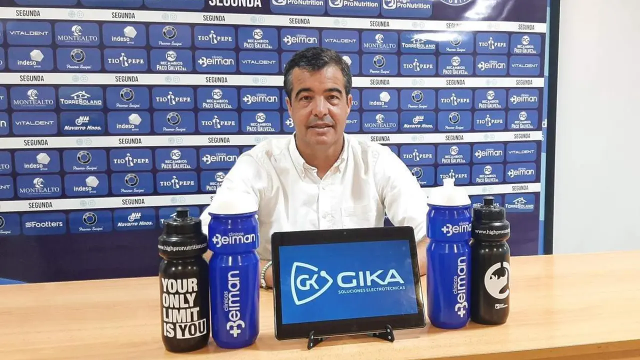 Jos&eacute; P&eacute;rez Herrera, este viernes en la sala de prensa de Chap&iacute;n. - Viva Jerez