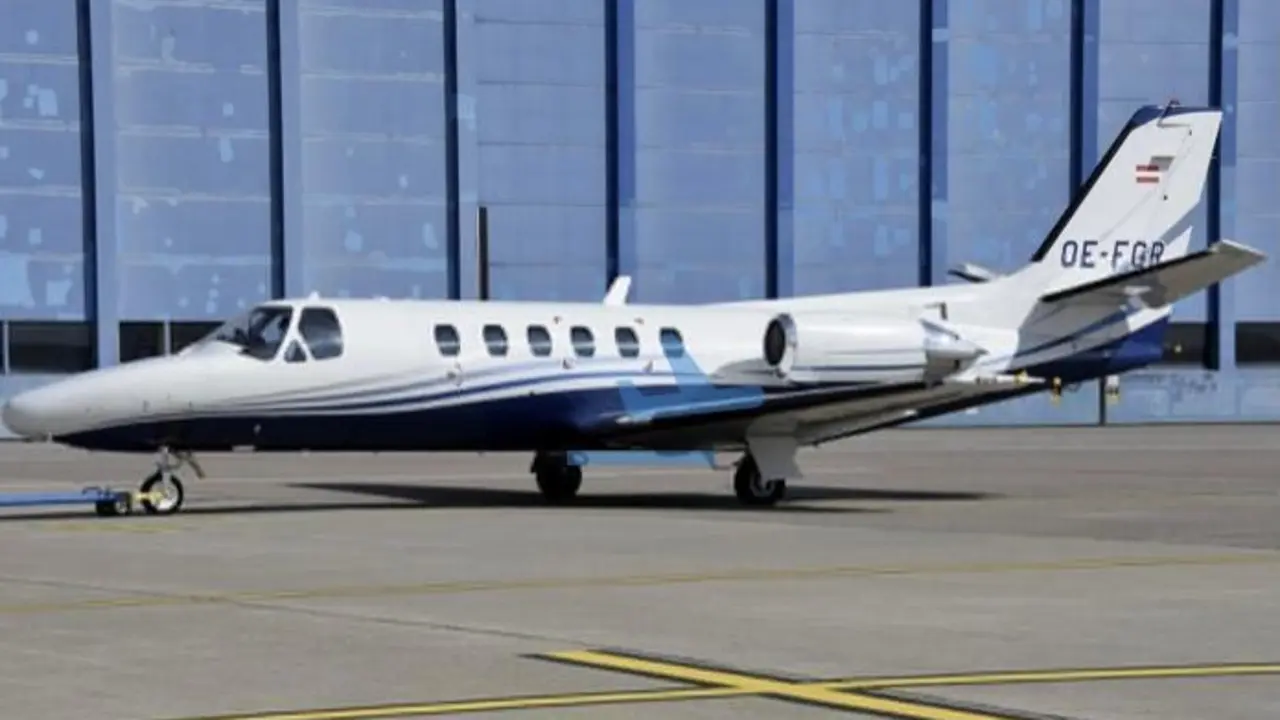 Imagen del avi&oacute;n siniestrado facilitada por la cuenta de Twiter @bizjets101 - @bizjets101