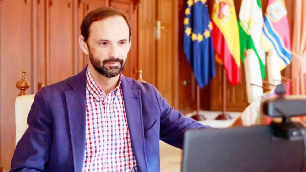 El alcalde de la ciudad, V&iacute;ctor Mora - A. I.