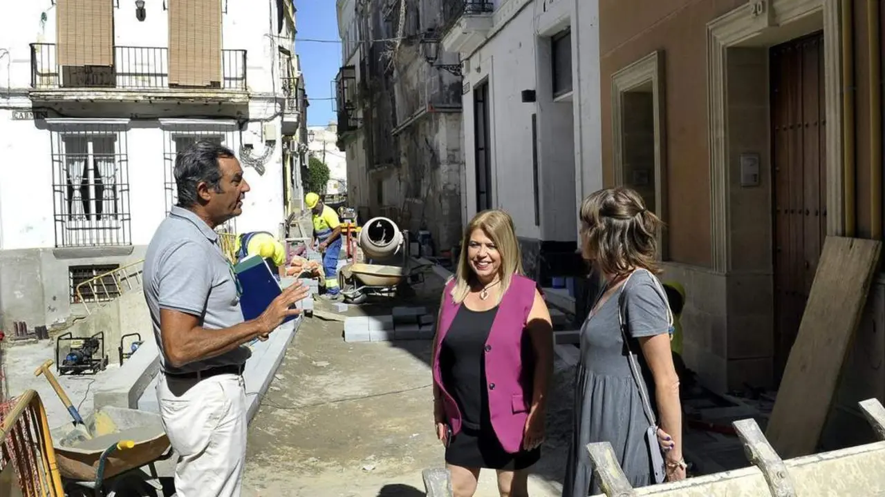Mamen S&aacute;nchez y Laura &Aacute;lvarez, en Juana de Dios Lacoste.  - Andaluc&iacute;a Informaci&oacute;n