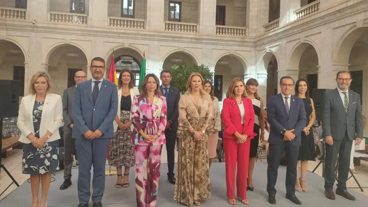 Foto de familia de la toma de posesi&oacute;n de los delegados territoriales de la Junta en M&aacute;lagA. - A. Fuentes