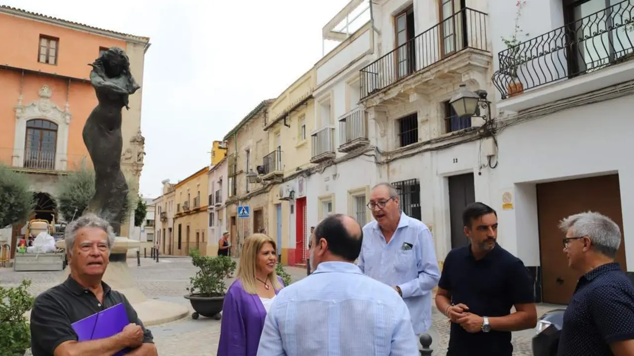 La alcaldesa ha visitado la calle Empedrada con motivo del inicio de las obras - jerez.es