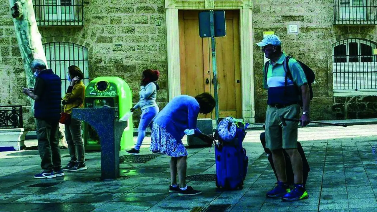 Turistas en C&aacute;diz.  - Eulogio Garc&iacute;a