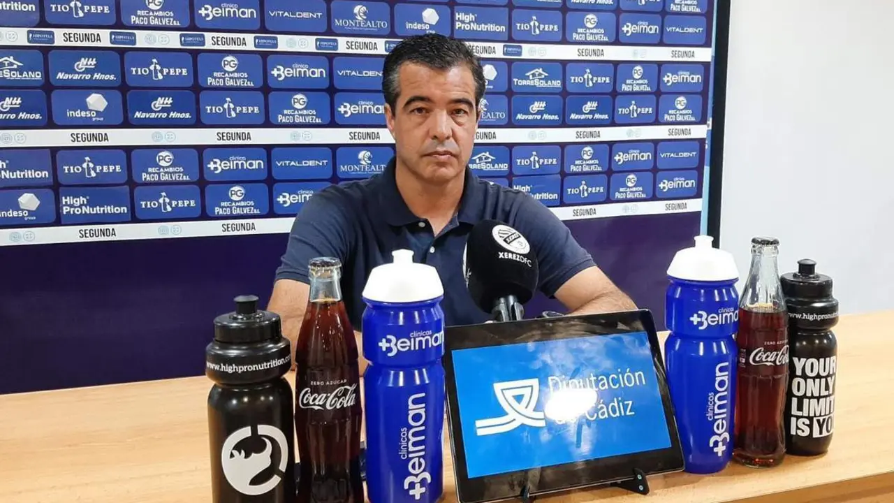 Jos&eacute; P&eacute;rez Herrera, este viernes en la sala de prensa de Chap&iacute;n. - Viva Jerez