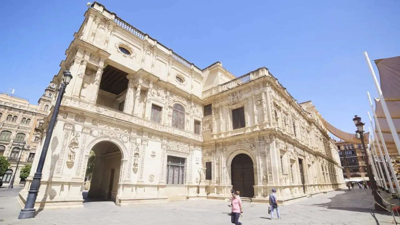 Fachada del Ayuntamiento de Sevilla. | Archivo