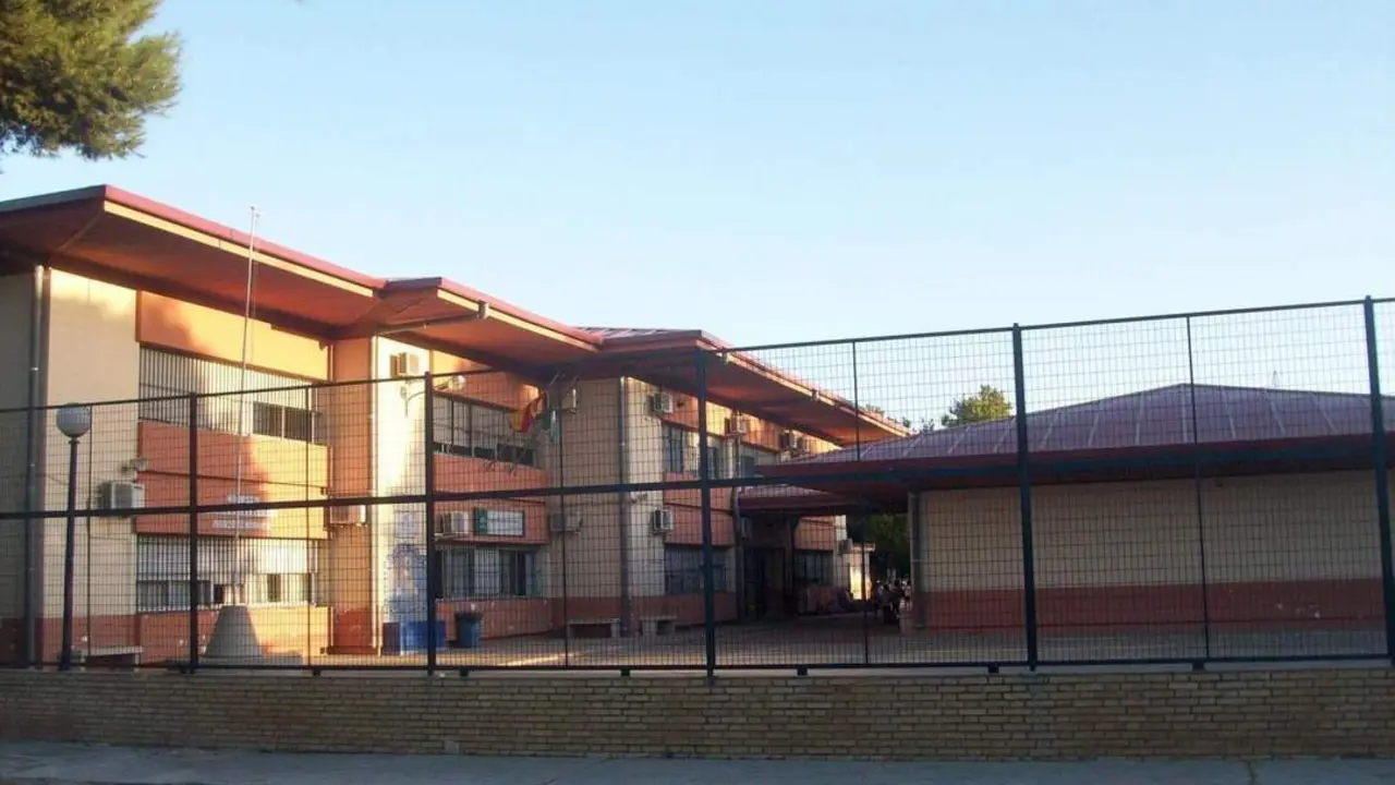 La Junta ha retirado amianto del CEIP Vara del Rey en Sevilla. - JUNTA DE ANDALUCIA