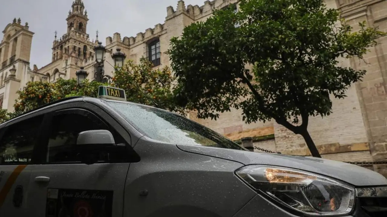 Imagen de archivo de la parada de taxis de la calle Alemanes en Sevilla.  - MAR&Iacute;A JOS&Eacute; L&Oacute;PEZ / EP 
