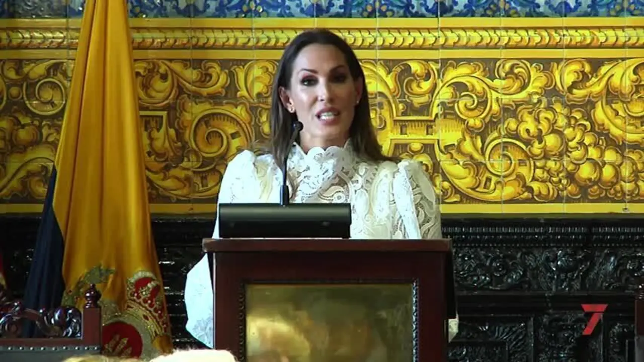 Mal&uacute;, muy emocionada, es nombrada Embajadora de Algeciras