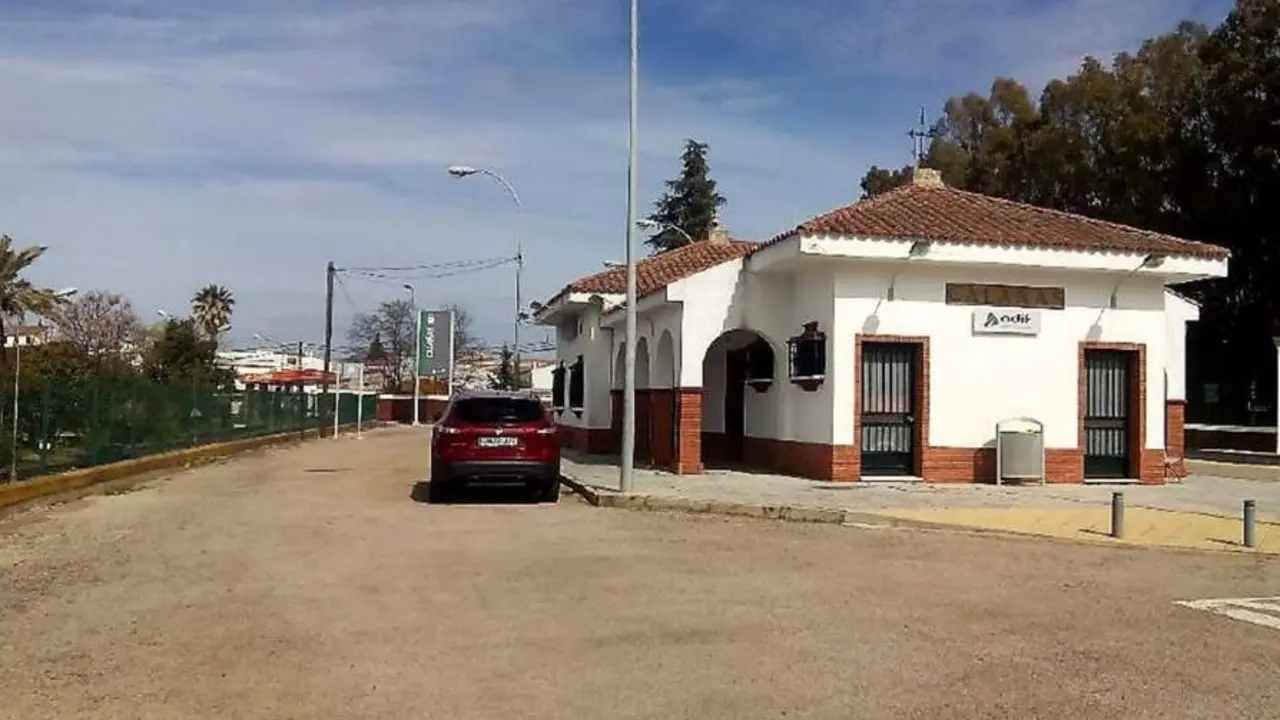Estaci&oacute;n de trenes de Cala&ntilde;as. - VH