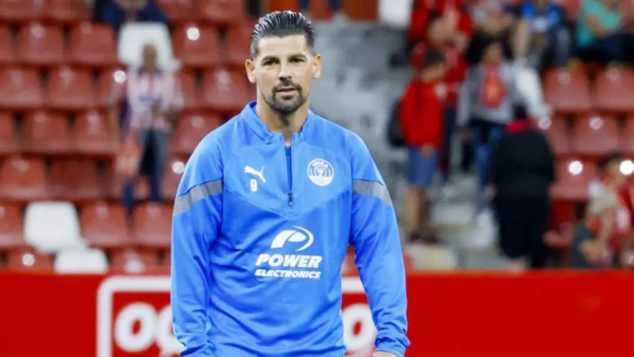 Nolito antes de empezar el partido disputado en El Molin&oacute;n - LLSM