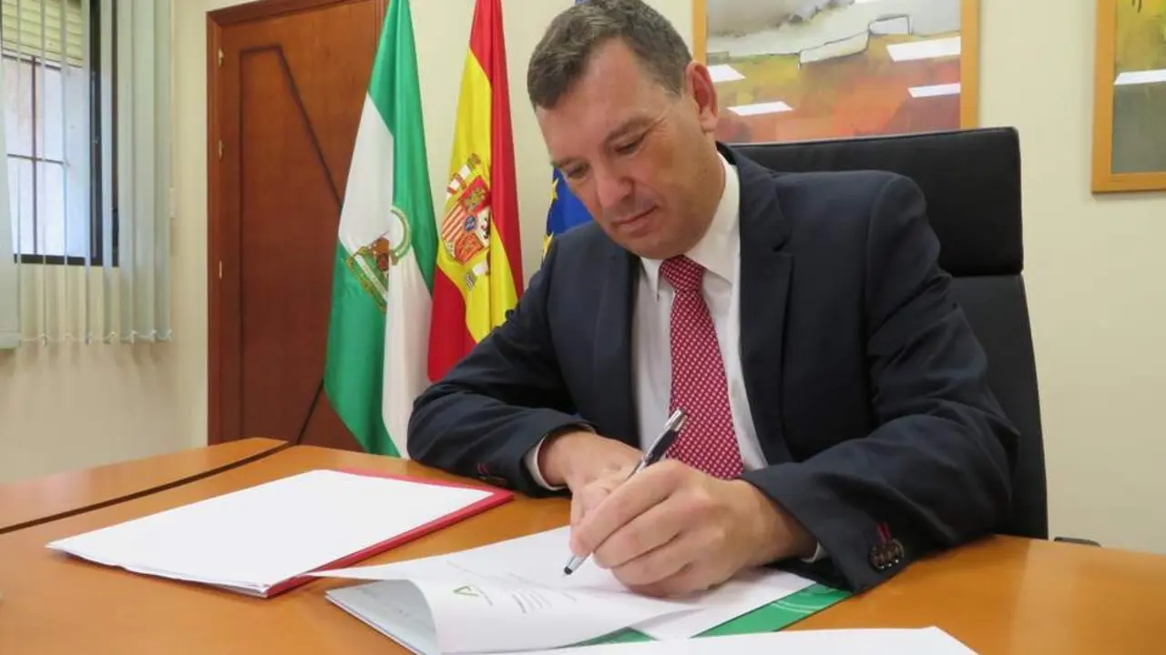 El delegado territorial de Empleo, Empresa y Trabajo Aut&oacute;nomo, Alberto Santana. - VH