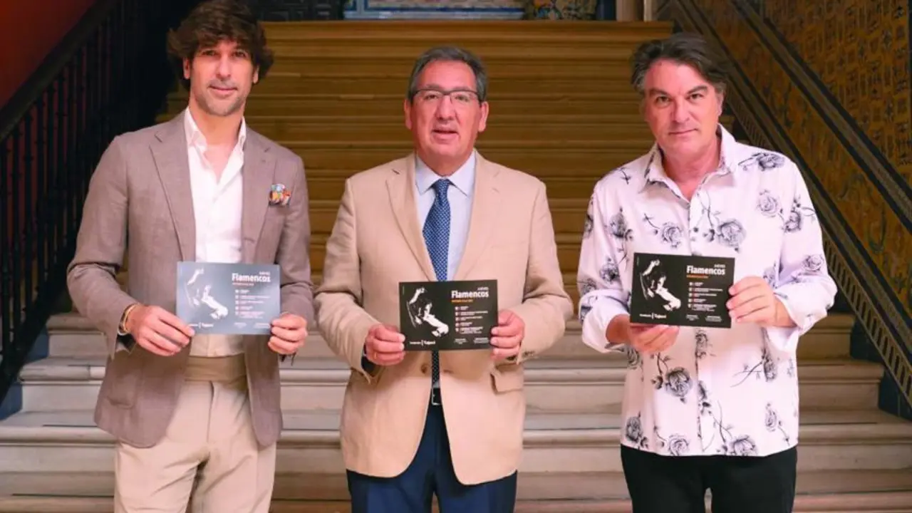 Pulido junto a Lombo y Dorantes en la presentaci&oacute;n del ciclo - Fundaci&oacute;n Cajasol
