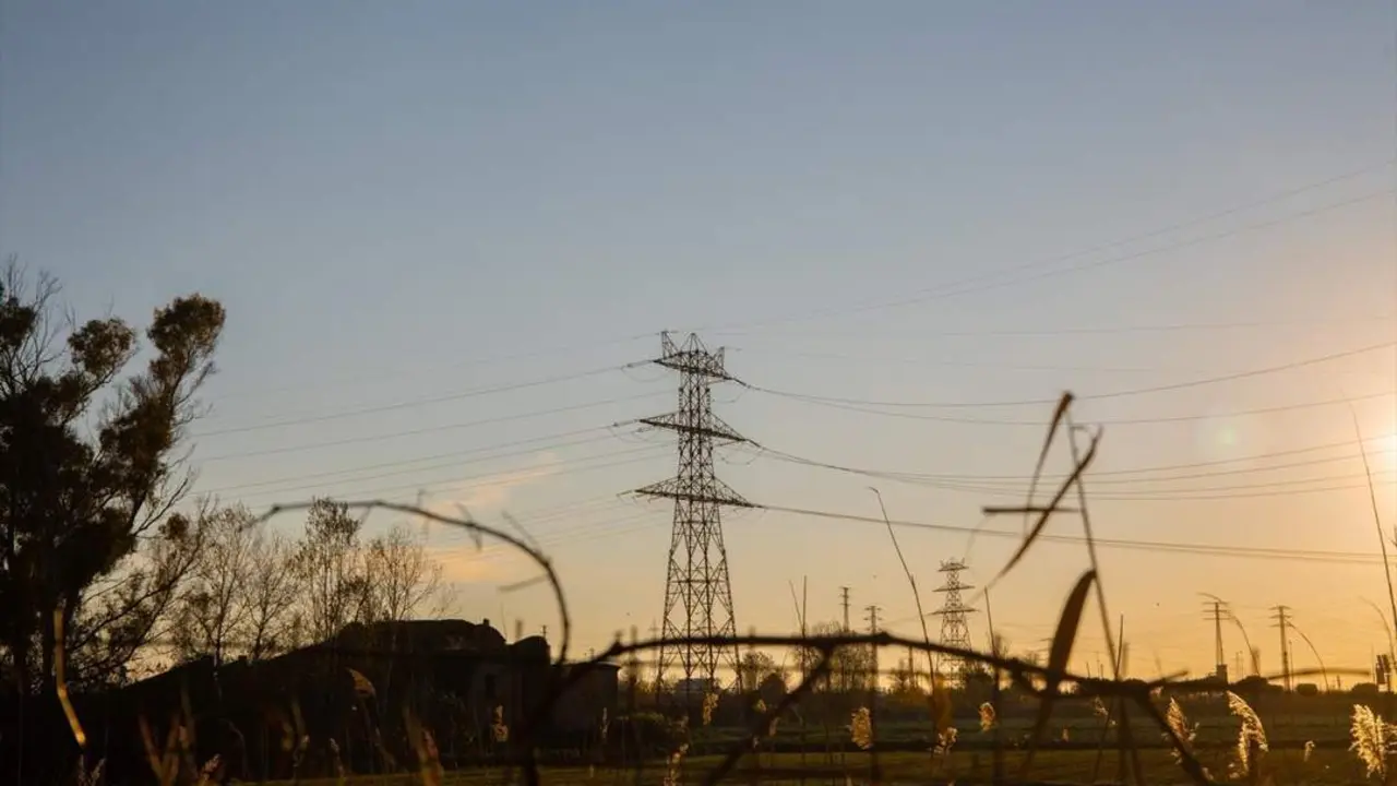 Torres de electricidad. - EP