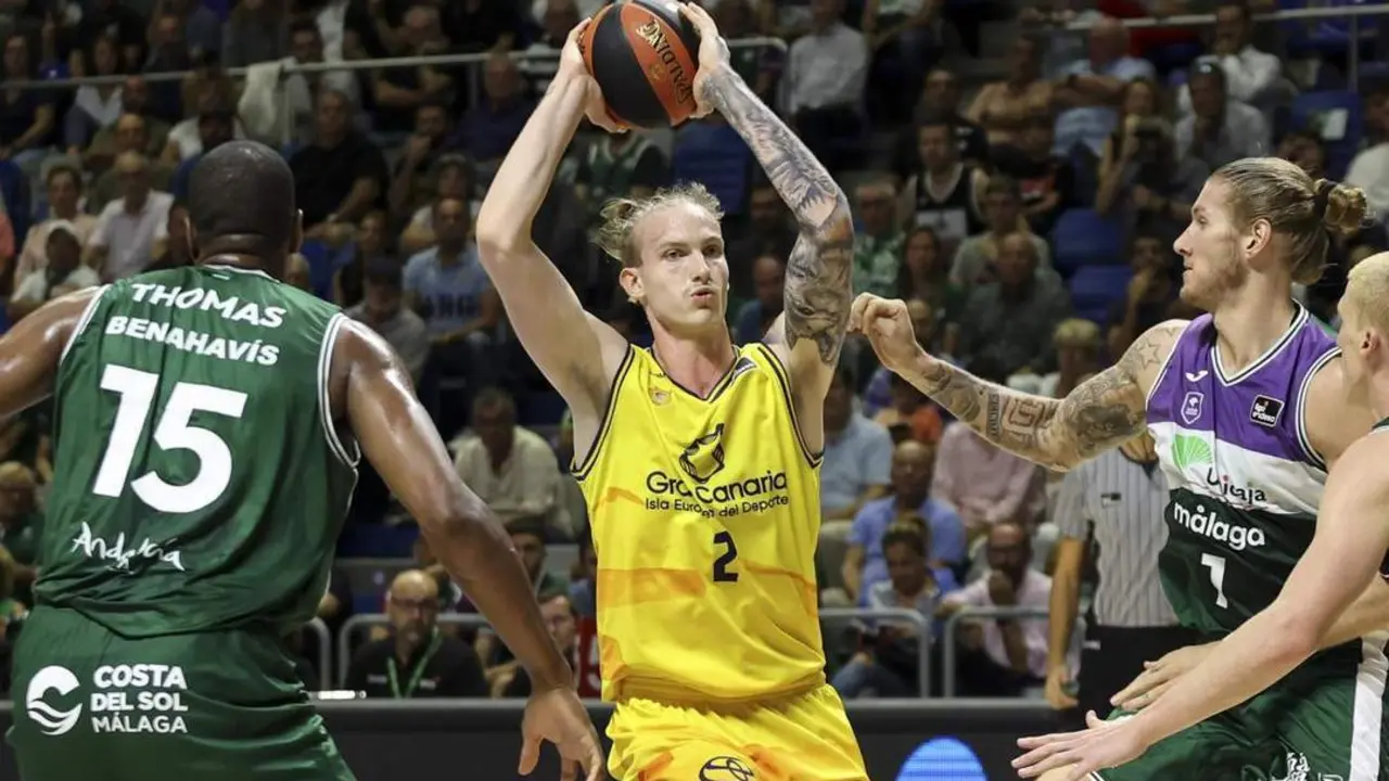Triunfo de fe para el Unicaja, que iba perdiendo de 14 y logr&oacute; darle la vuelta. - EFE