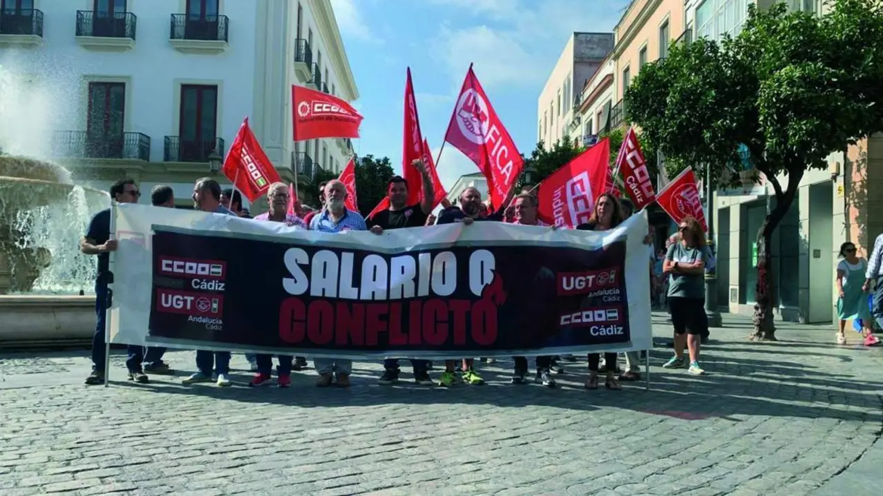 Imagen de las movilizaciones de los trabajadores del sector de la vid iniciadas estos d&iacute;as en Jerez en defensa de un nuevo convenio digno.  - Cristo Garc&iacute;a
