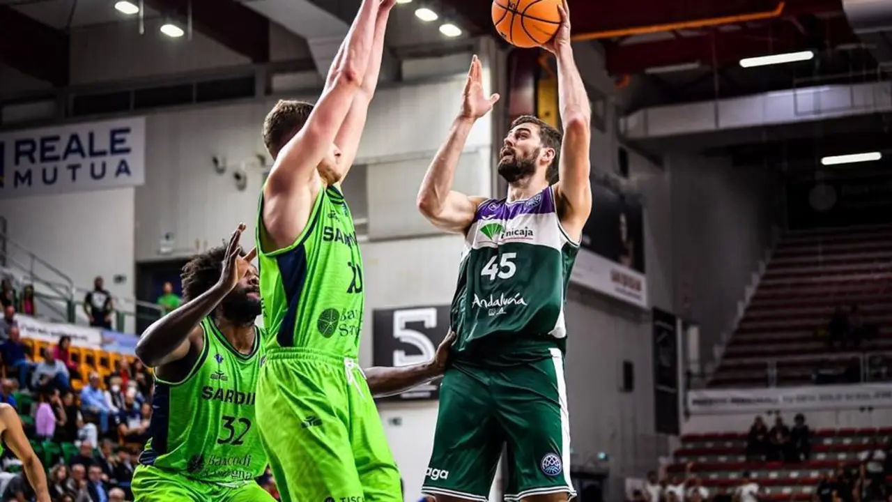 El Unicaja se impuso al Sassari en Cerde&ntilde;a con un acertado David Kravish, que demostr&oacute; que tambi&eacute;n puede ser anotador.  - BCL