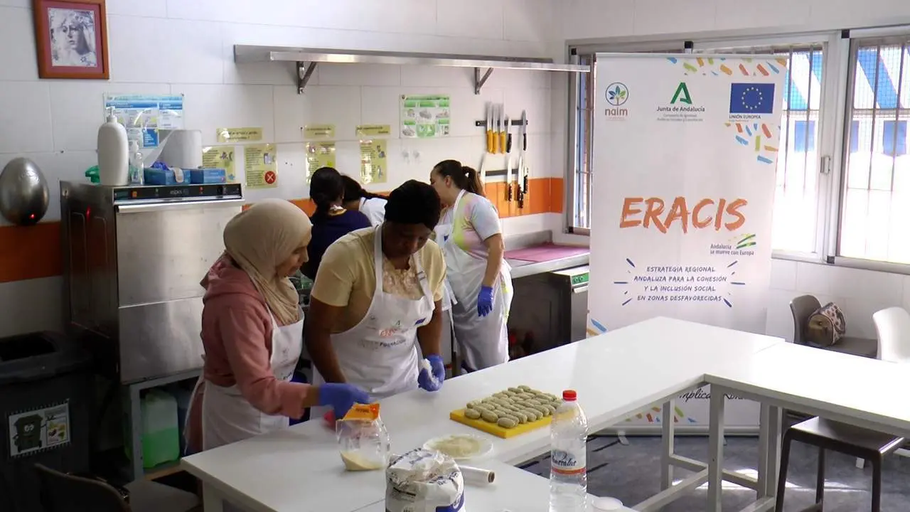 Cursos de inform&aacute;tica o cocina para ayudar a encontrar un empleo a personas vulnerables