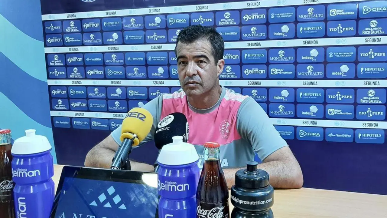 Jos&eacute; P&eacute;rez Herrera, este viernes en la sala de prensa de Chap&iacute;n. - Viva Jerez