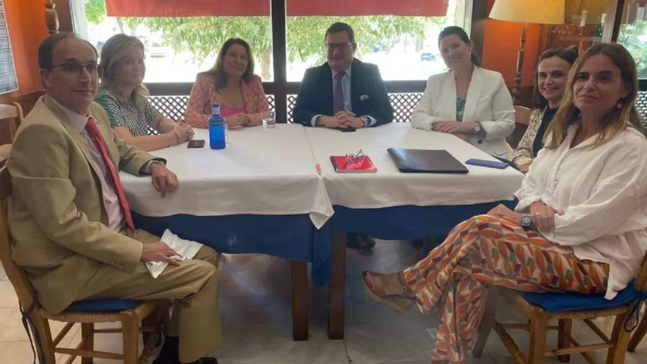 Crespo mantiene una reuni&oacute;n institucional con representantes de Cesur para analizar el sector agrario - 