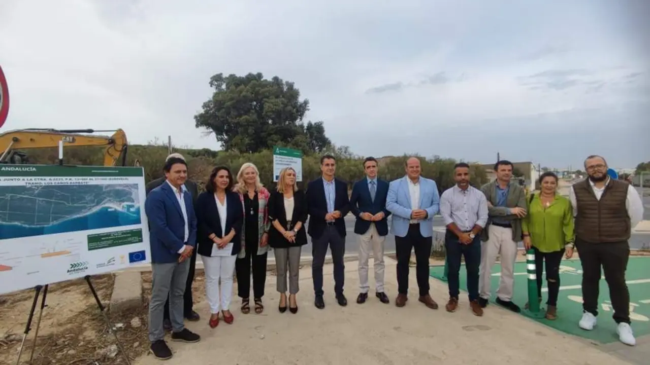 La Junta inicia las obras de 7,7 km de carril bici entre Los Ca&ntilde;os de Meca y Barbate. - Barriento